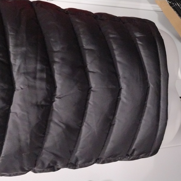 Spyder black zip hooded vest with pockets. Small - Picture 14 of 16